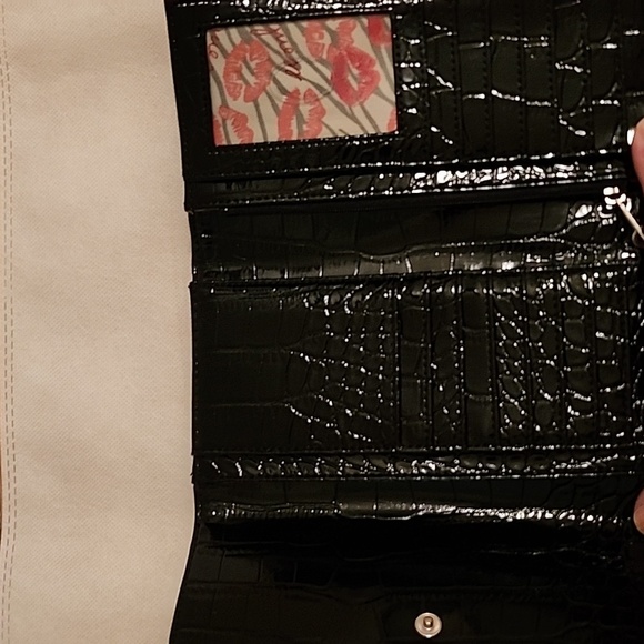 Y2K GUESS Faux Croc Wallet like NEW - Picture 6 of 12
